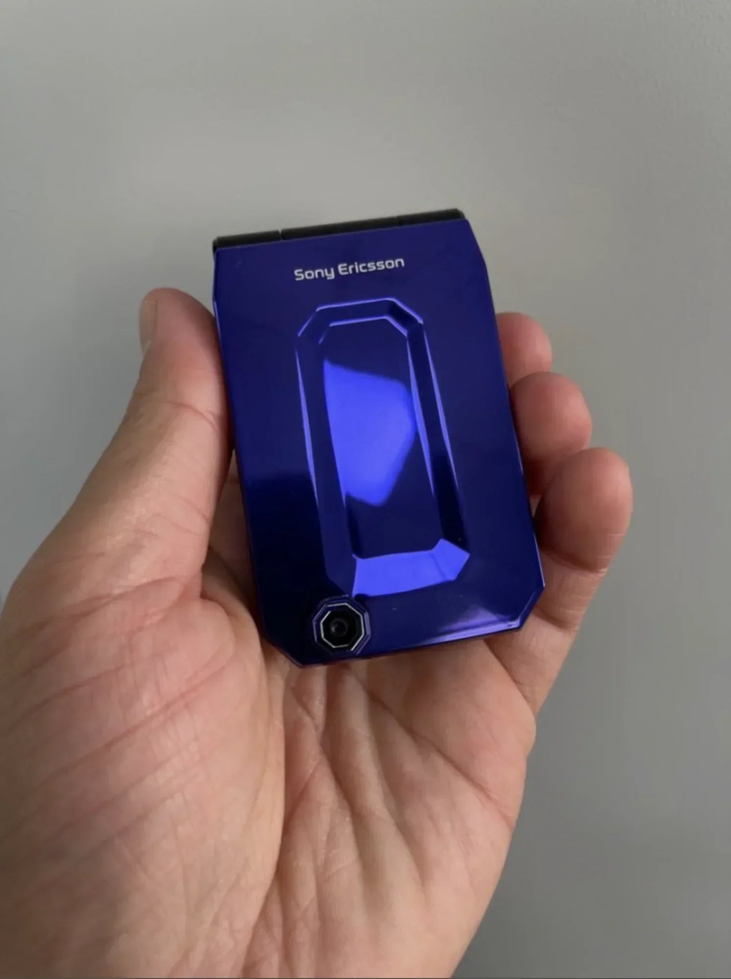 Sony Ericsson F100